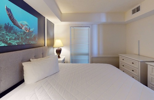 Myrtle Beach Apartment | Willow Bay 803 Oceanfront Suite, Renovated Spring 2023 desirable Golden Mile Location