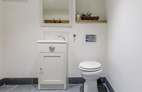High Peak House | Willow Cottage At Naze Farm-Uk32760