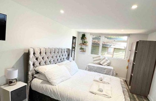 Broadstairs House | Willow Inn