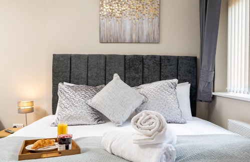 Shirley Apartment | ★ Willow Lodge - Deluxe Apartment near NEC, Solihull,Resorts World,JLR & Airport