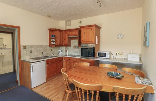 Kingsteignton Cottage | WILLOW, pet friendly in Kingsteignton