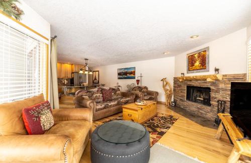 Lakeside Village Apartment | Willows #1704 by Summit County Mountain Retreats