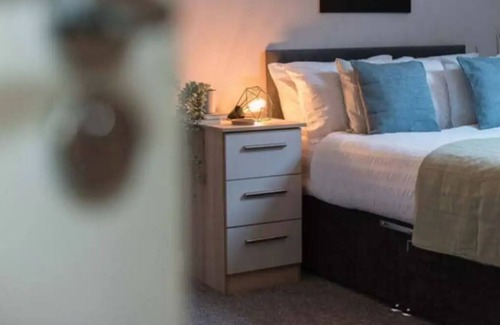 Derby House | Wilson Street Rm.22 - Cheerful and Bright Double En-suites in Derby