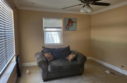Middle River Terrace Apartment | Wilton Manors Entire Apt with Pool