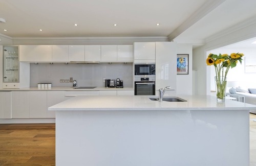 Village House | Wimbledon Village Gem, by Veeve