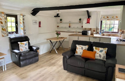 Hartland Cottage | WINDBURY COTTAGE, pet friendly, character holiday cottage in Hartland