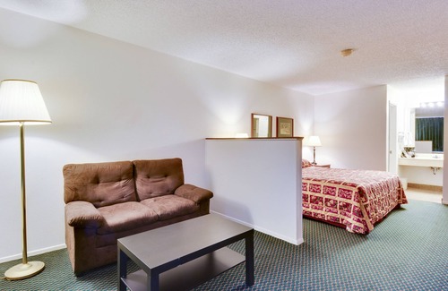 Fredericksburg Hotel | Windcrest Inn and Suites