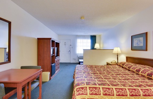 Fredericksburg Hotel | Windcrest Inn and Suites