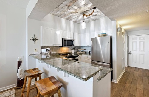 Ono Island Condo | Windemere 706 - Beachfront view - NO HASSLE CHECK OUT