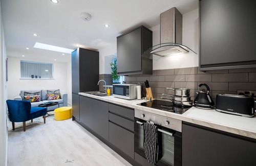 Lytham St. Anne's Apartment | Windmill House Apt 2 - 1 bedroom - Free WiFi - Parking