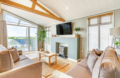 Middlezoy Resort | Windmill Retreat