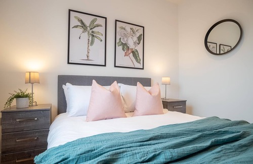 Slough Apartment | Windsor Castle, 1 Bedroom Apartment by Belvilla