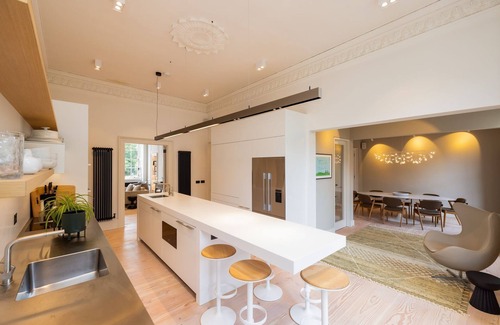 Leith Villa | Windsor Townhouse - Five Bedroom Villa, Sleeps 10