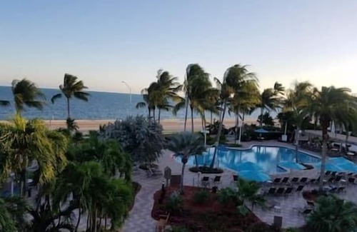 Key West Resort | Windward Point Beachfront Resort, Hot Tub, Pool