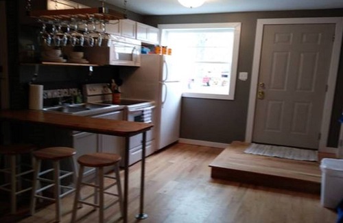 Hermann Apartment | Wine Alley East suite