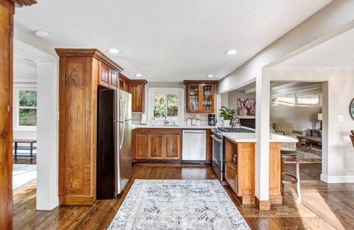 Santa Rosa Cottage | Wine Country Garden Cottage