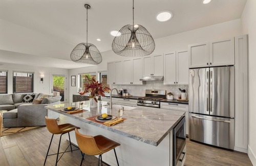 Larkfield-Wikiup House | Wine Country Getaway