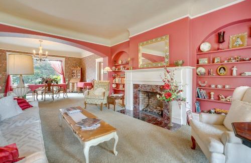 Walla Walla House | Wine Country Home with Yard Walk to Downtown!