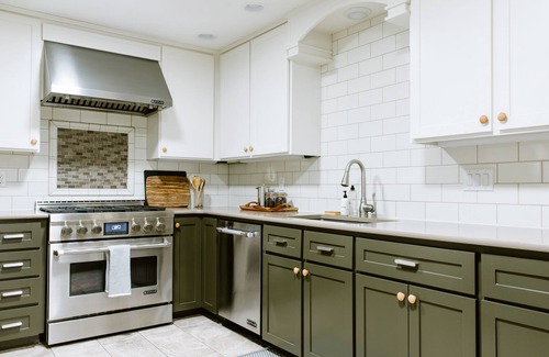 McMinnville House | Wine & Dine w/Chef's Kitchen, Grill & Fire Pit