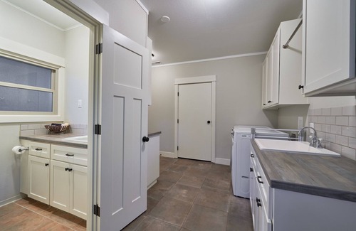 McMinnville House | Wine & Dine w/Chef's Kitchen, Grill & Fire Pit