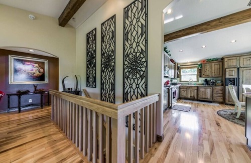 Ruidoso Ski Chalet | Wine & Wilderness: MTN Luxe Chalet/Hot Tub/Views!