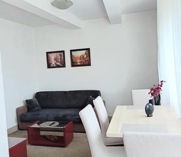 Jagodina Apartment | WING 3 apartman ,BC ,