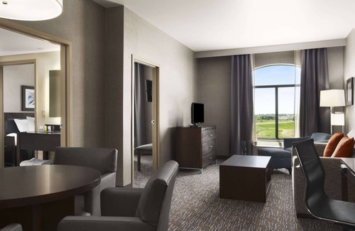 Bismarck Hotel | Wingate by Wyndham Bismarck