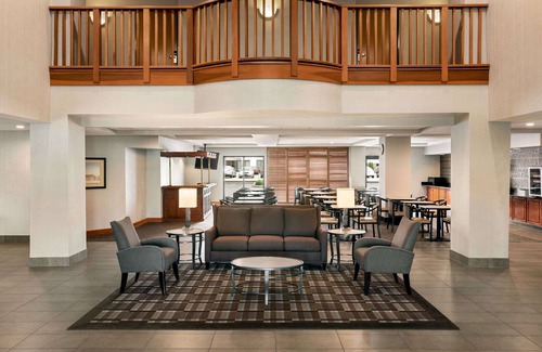 Blue Ash Hotel | Wingate by Wyndham - Cincinnati - Blue Ash