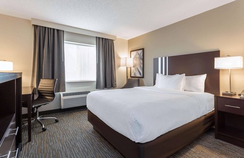 Gurnee Hotel | Wingate by Wyndham Gurnee