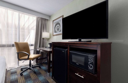 Kansas City Hotel | Wingate by Wyndham Kansas City