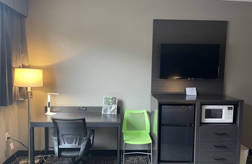 Lake George Hotel | Wingate by Wyndham Lake George