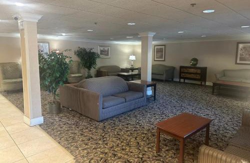 Livonia Hotel | Wingate by Wyndham Livonia