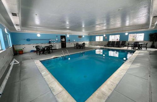 New Castle Hotel | Wingate by Wyndham New Castle - Glenwood Springs