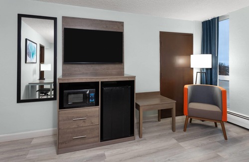 Downtown Hotel | Wingate by Wyndham Sheboygan