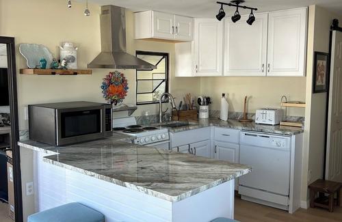 Fort Myers Beach House | Winter Cottage Getaway
