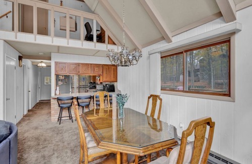 Paupackan Lake Ski Chalet | Winter Deals! Near Skiing w/Community Amenities + Game Room & Dogs Welcome