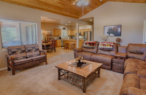 Pinetop Cabin | Winter Getaway Nestled In The Heart of Pinetop
