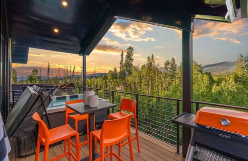 Winter Park Apartment | Winter Park Luxury Studio w/Private Hot Tub+Majestic Views