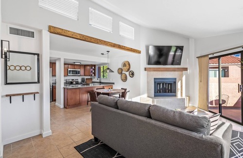 Tucson Condo | Winter-Ready Oasis Sabino Canyon Pool & Spa