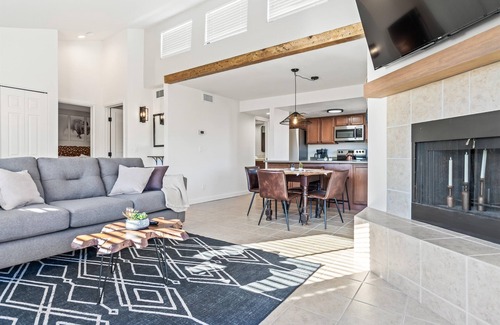Tucson Condo | Winter-Ready Oasis Sabino Canyon Pool & Spa