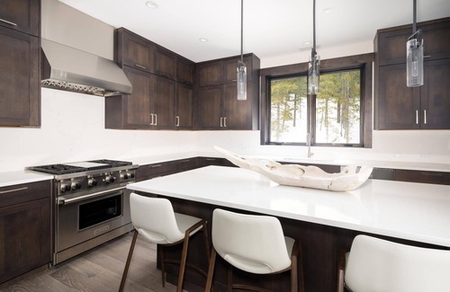 Spanish Peaks House | Winter Stays! Luxury, Ski-In Ski-Out Access, Mountain Cabin! Game Room! Fireplace! Hot Tub!