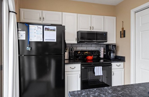 Wintergreen Condo | Wintergreen Pet-Friendly Condo: Walk to Mountain Inn & Slopes