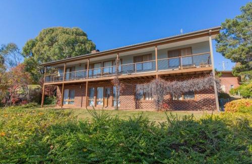 East Jindabyne House | Winterwood 9 Camira Ave
