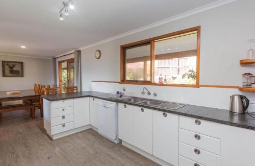 East Jindabyne House | Winterwood 9 Camira Ave