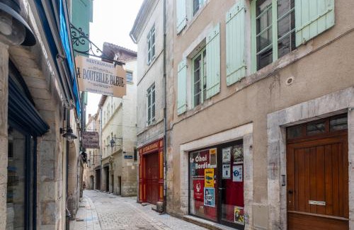 Perigueux Apartment | Wisdom at heart