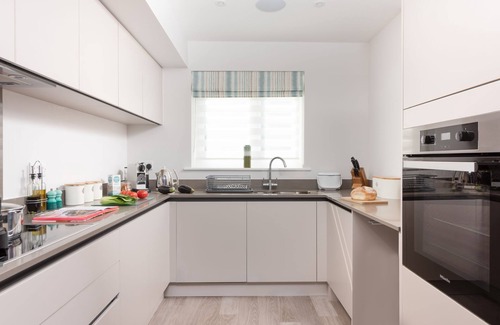 Crantock House | Wish You Were Here - A two-bedroom house with an enclosed garden, hot tub and open plan living just