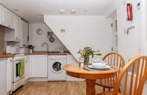 Exmouth Cottage | WISTERIA COTTAGE, romantic, character holiday cottage in Exmouth
