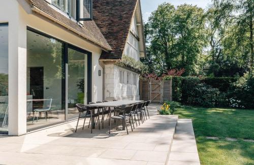 Medmenham House | Wisteria House
