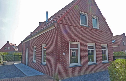 Breskens House | With its 4 bedrooms, this property can accommodate 8 people.