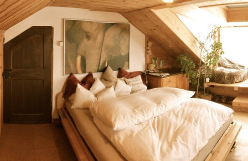 Bad Toelz House | with mountain view, sauna, whirlpool - wellness - detached house - paraglider